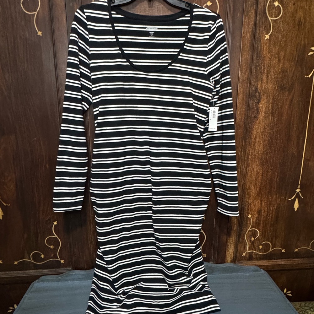Old Navy Maternity Black and White Striped Long Sleeve Dress